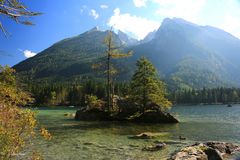 Hintersee mit dem Watzmann im Hintergrund