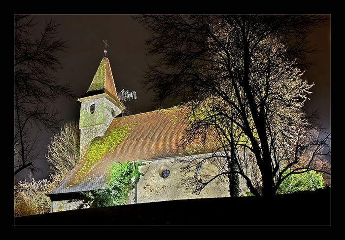 Hirnholzkapelle bei Nacht
