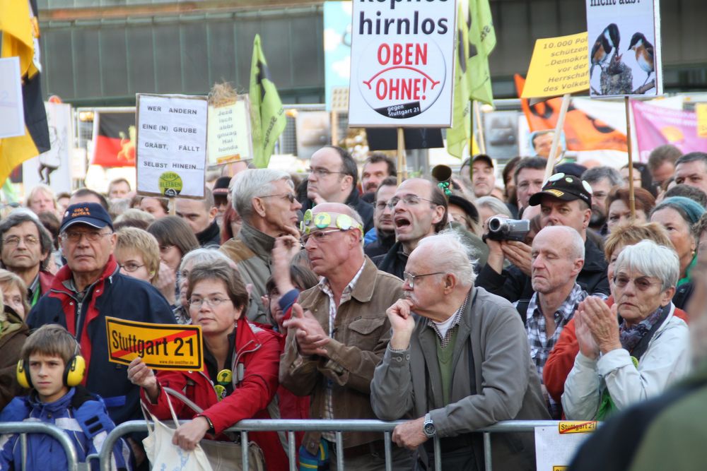 Hirnlos? Montagsdemo 27.09.2010 Stuttgart K21