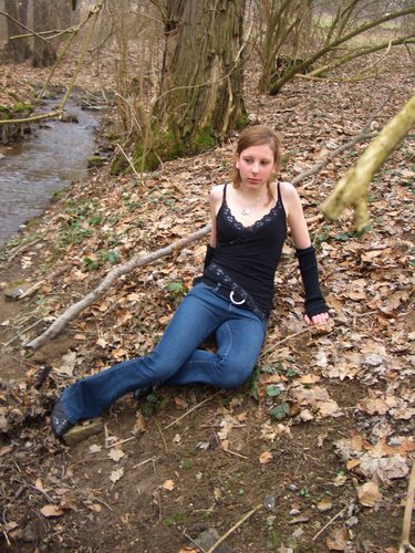 Hiromi im Wald