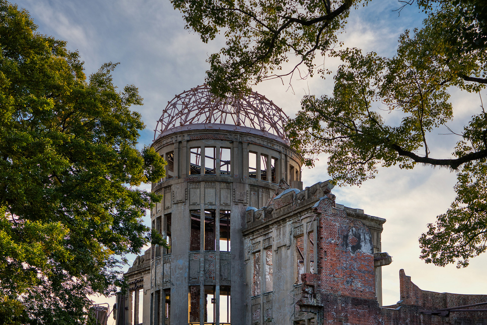 Hiroshima heiwa kinenhi - Historische Perspektive