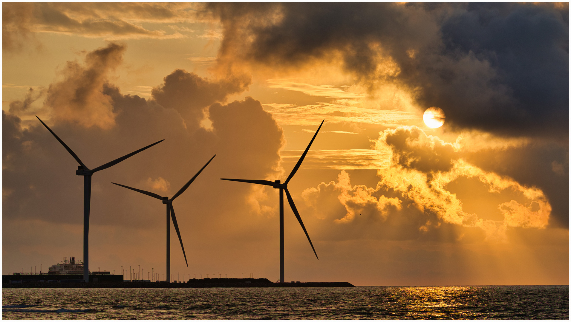 Hirtshals am Abend