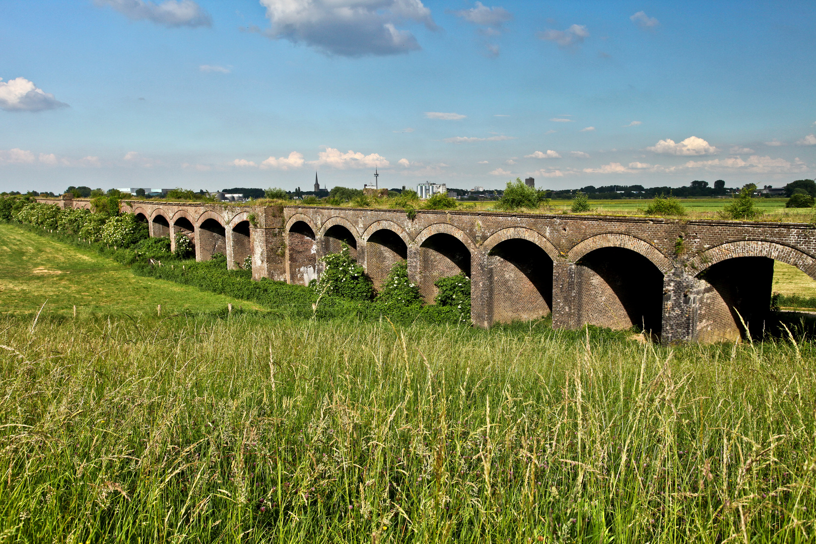 historische Bahnbrücke