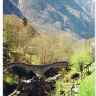 Historische Brücke bei Lavertezzo/Ticino