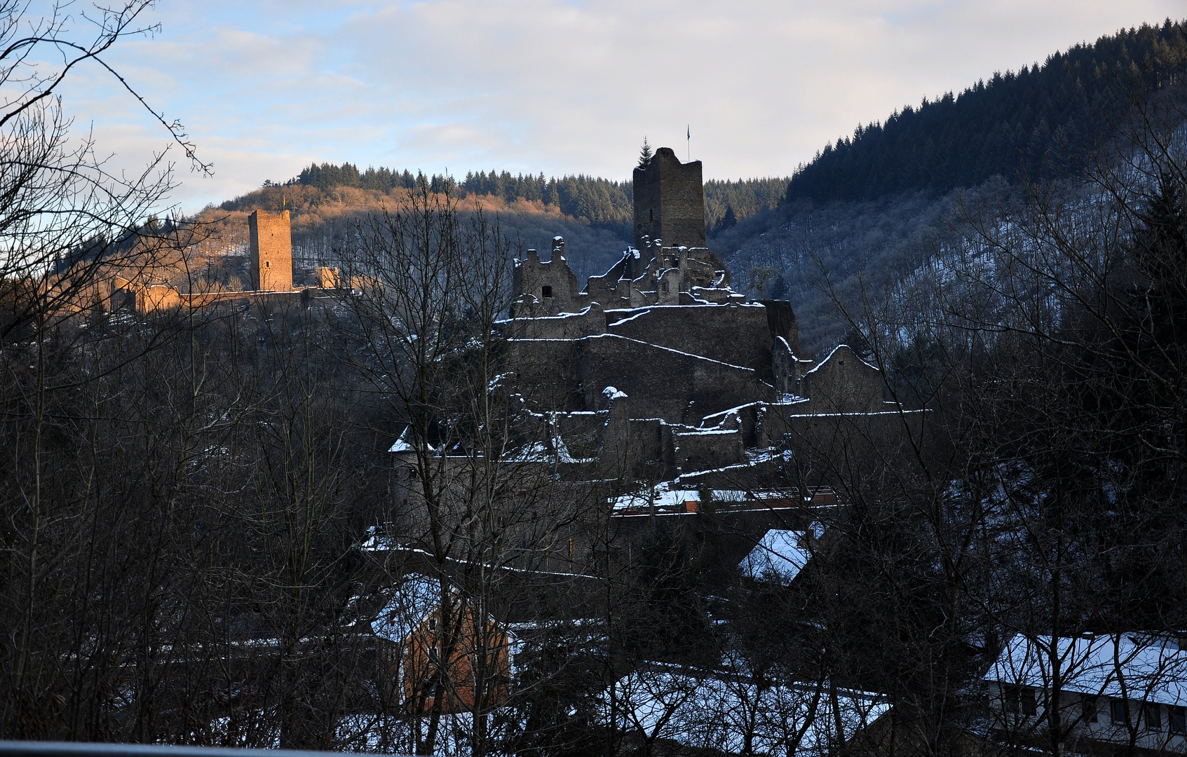 Historische Burgen - Niederburg Manderscheid