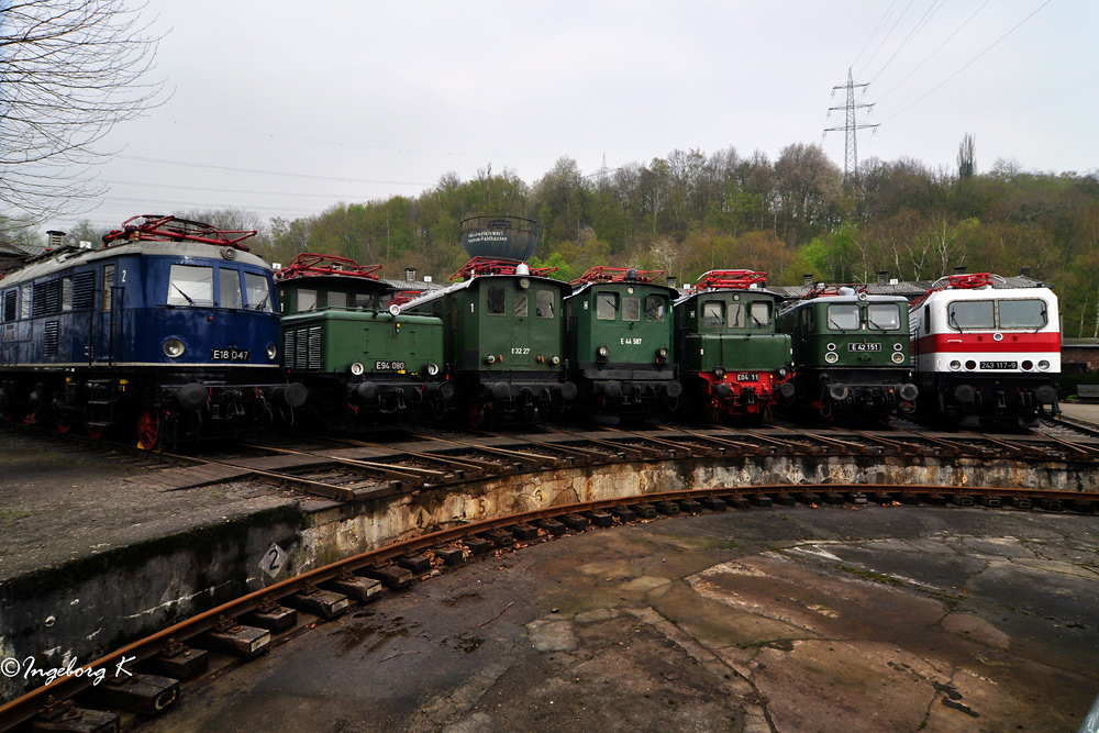 Historische Eisenbahnen vor der Drehscheibe