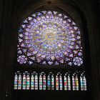 Historische Glaskunst in der Kathedrale Notre Dame