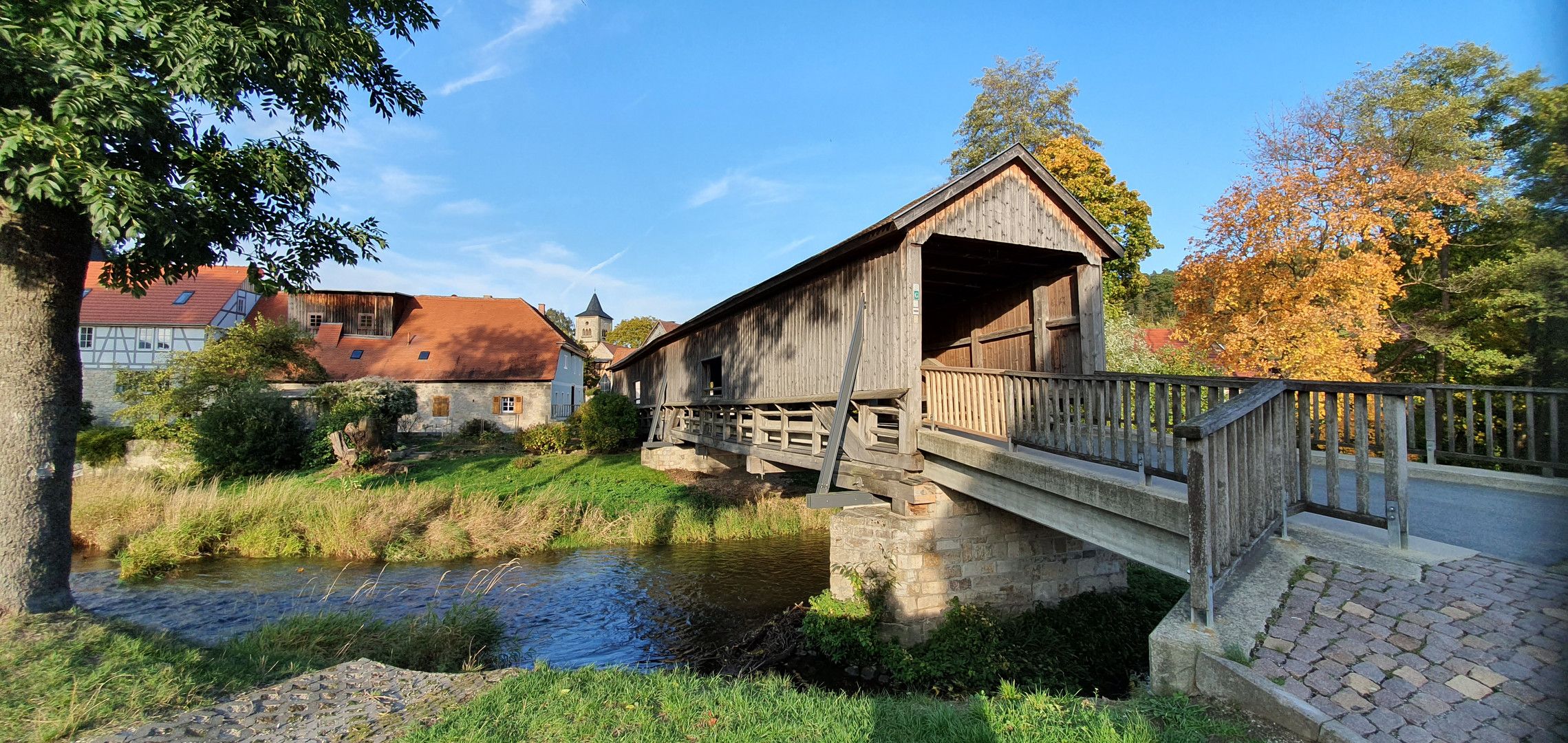 Historische Holzbrücke in Buchfart