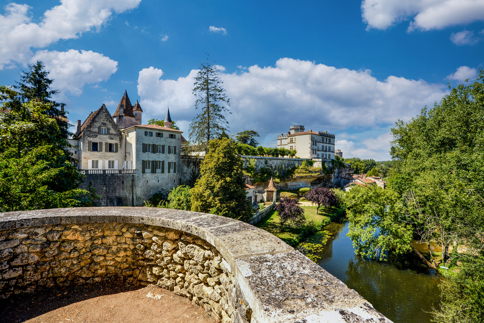 Historische Idylle am Fluss