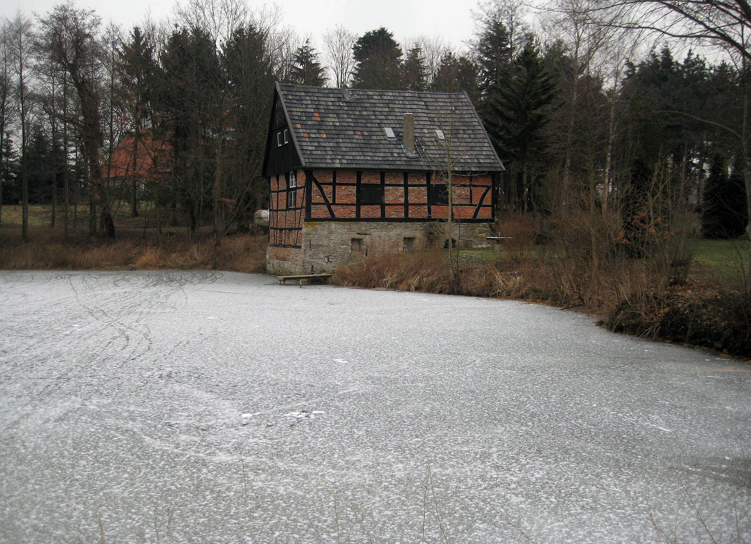 - Historische Kornmühle am alten Beverlauf -