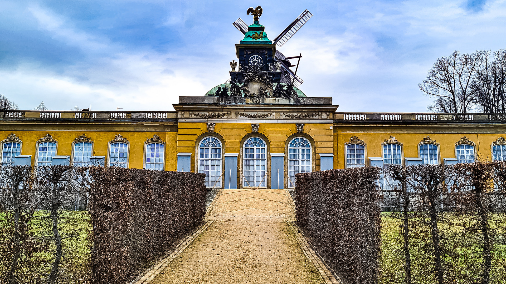 HISTORISCHE MÜHLE DEM SCHLOSS EINE ZIERDE