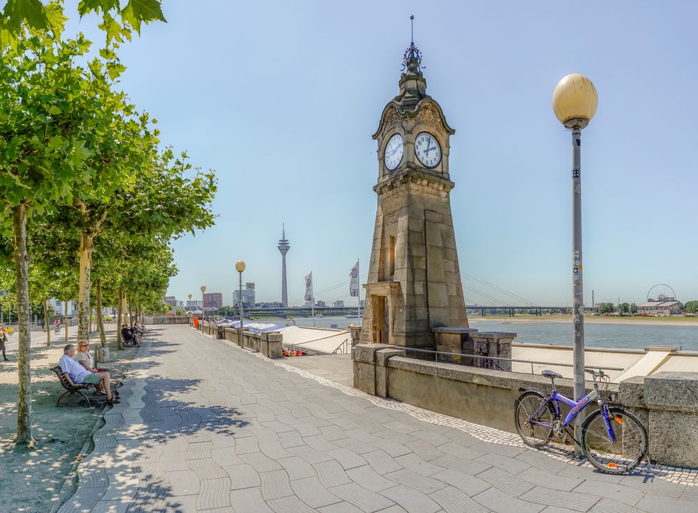 Historische Pegeluhr am Burgplatz