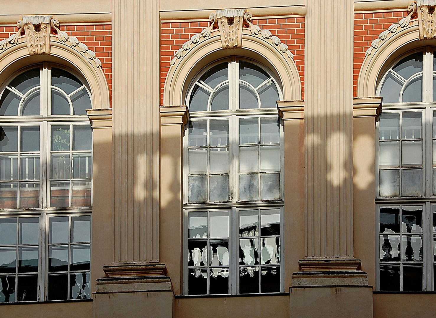 historische Schatten und Spiegelungen