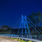 Historische Schaukelbrücke bei Nacht