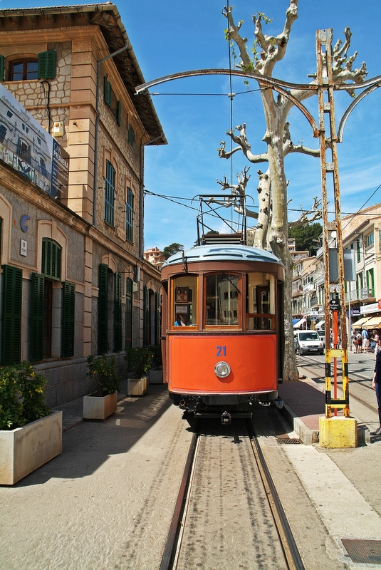 Historische Straßenbahn in Port de Sollèr