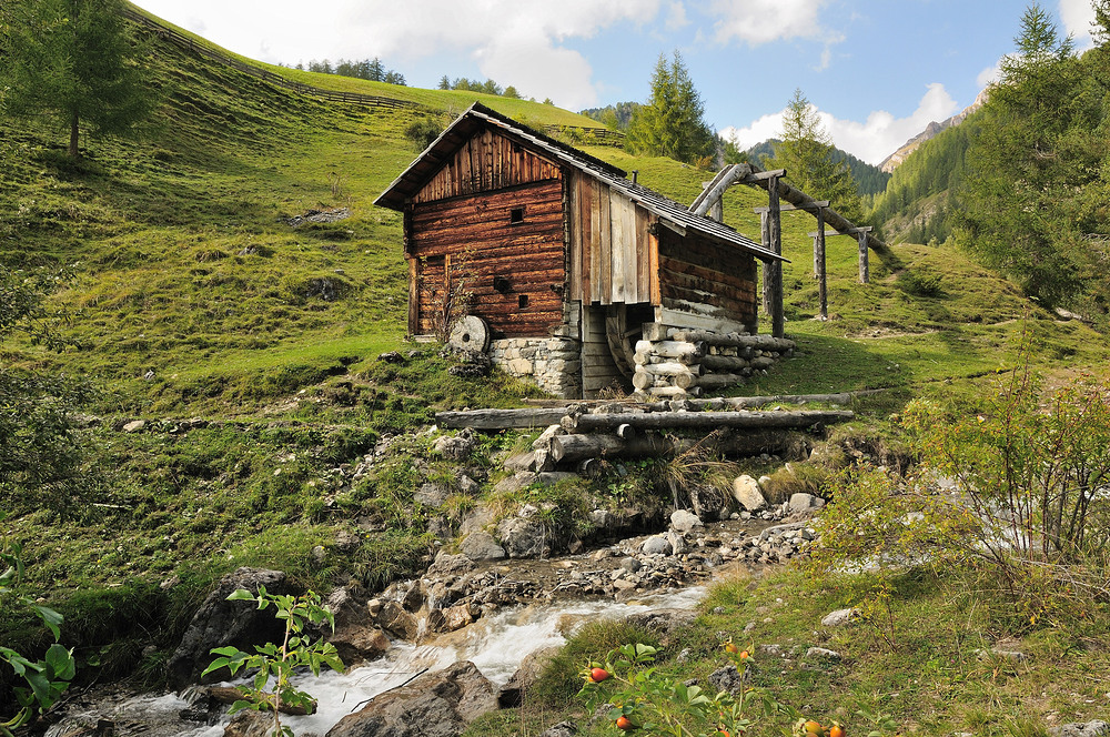 Historische Wassermühlen bei Campill im Gardertal.