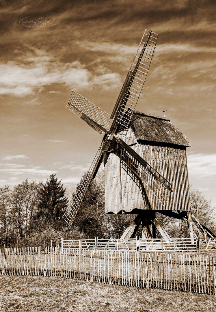 historische Windmühle