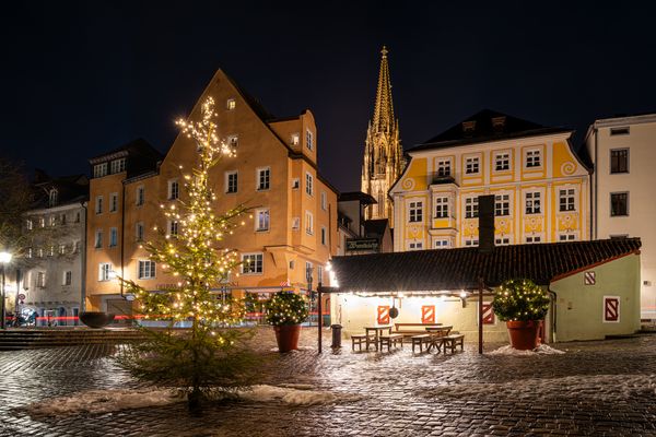 Historische Wurstkuchl und Dom St.Peter
