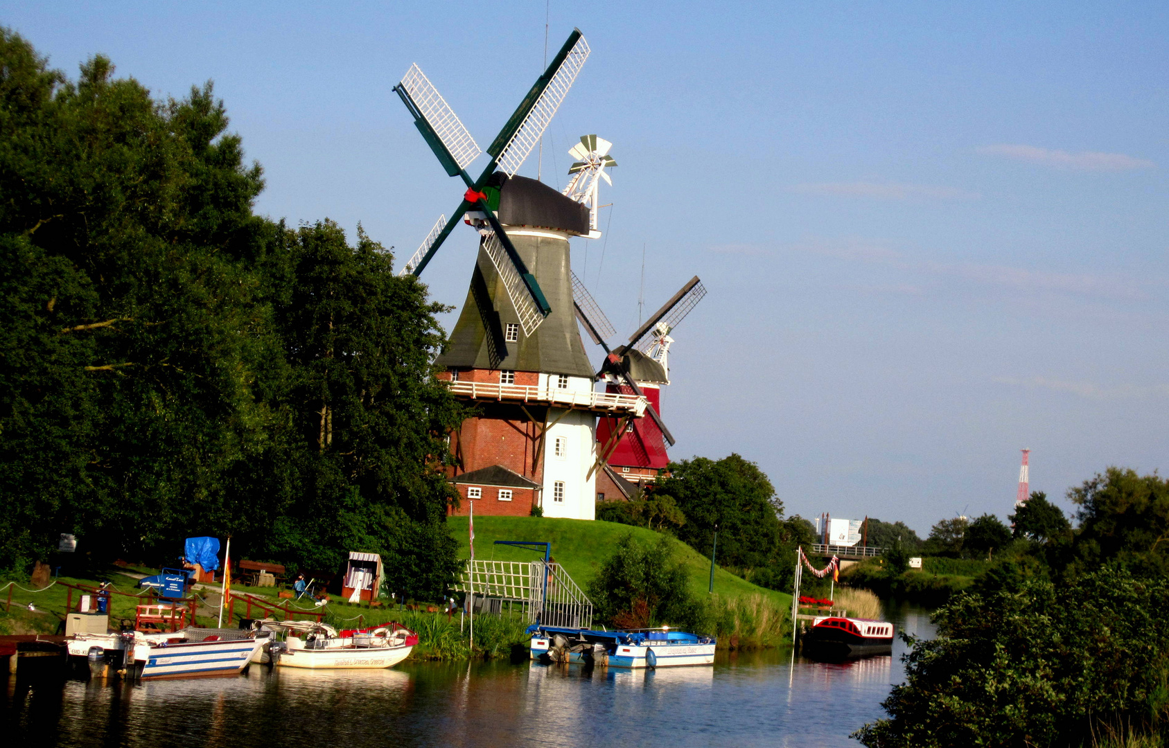 Historische Zwilligsmühlen in Greetsiel