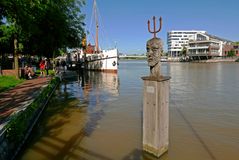 Historischer Dampfer 'Prinz Heinrich' im Hafen von Leer (Ostfriesland), von Neptun bewacht :-)