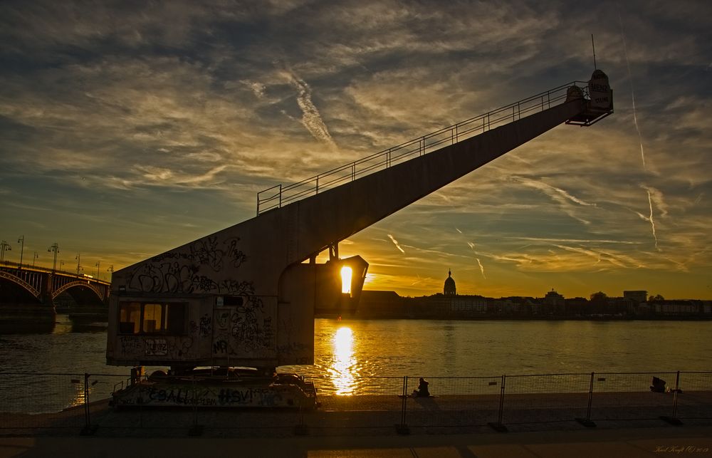 Historischer Kiesverladekran in Mainz-Kastel