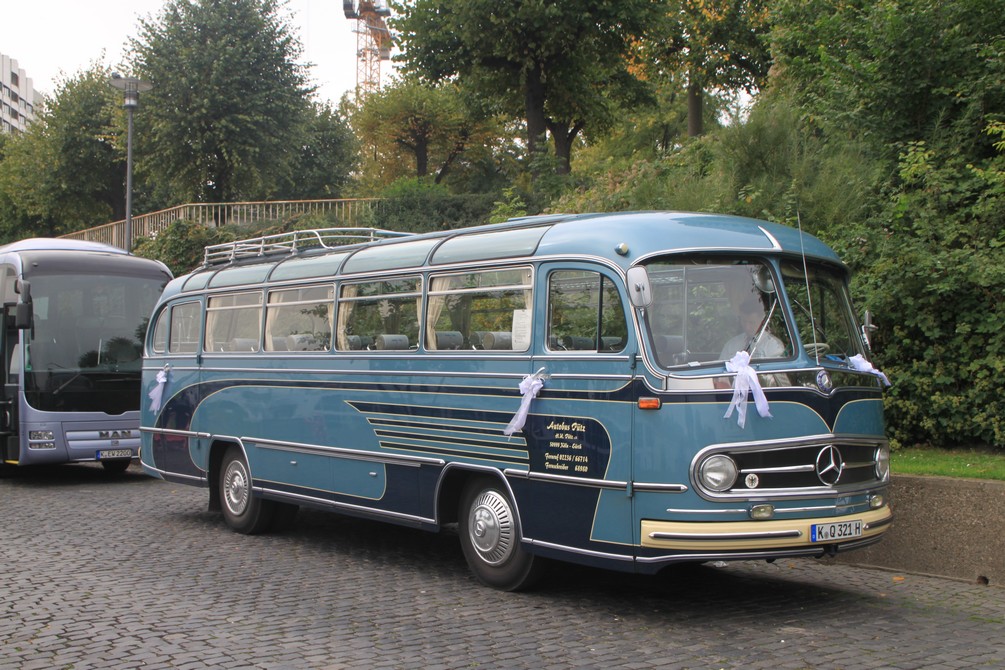 Historischer Mercedes O321H von Autobus Pütz Köln