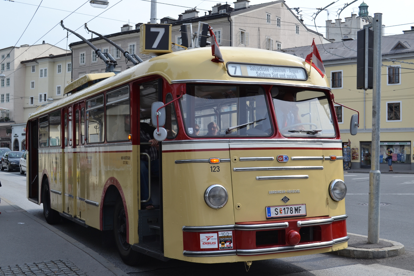 Historischer O-Bus in Salzburg