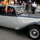 Historischer Sieg im historischen Auto gefeirt !