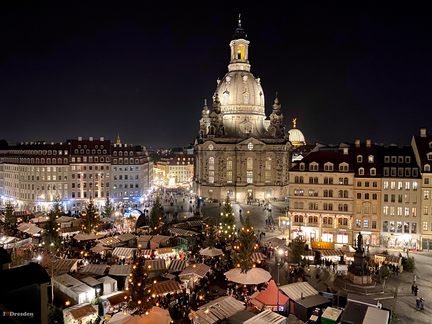 Historischer Weihnachtsmarkt an der Frauenkirche Dresden