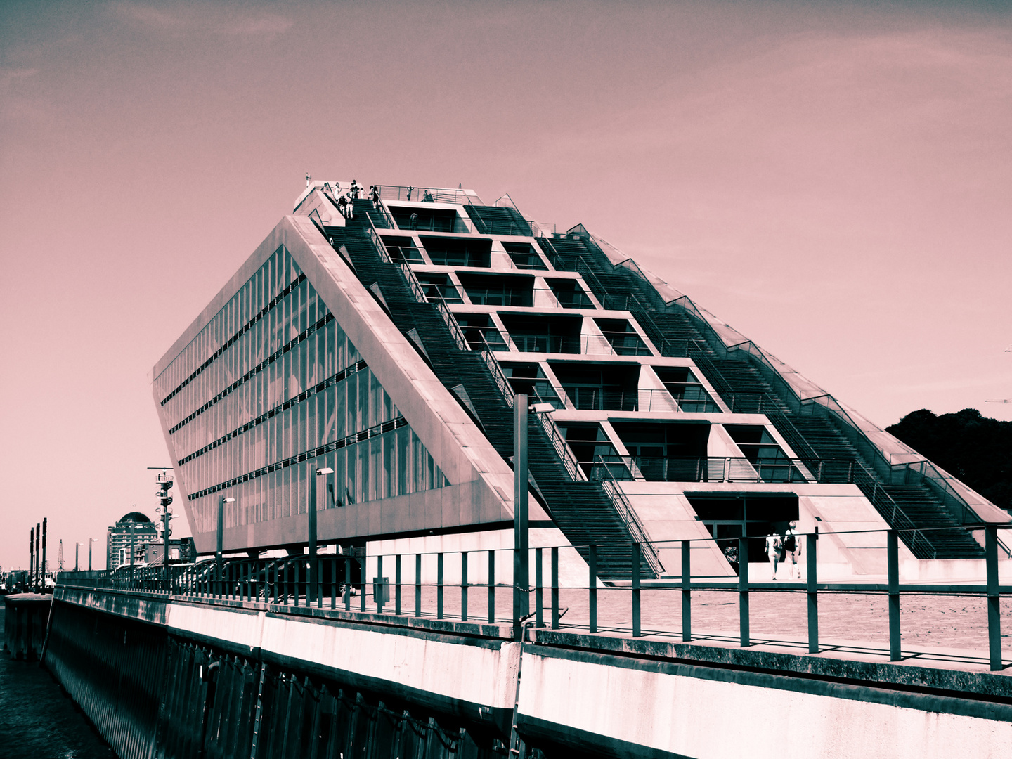 historisches haus im hafen hamburg ????