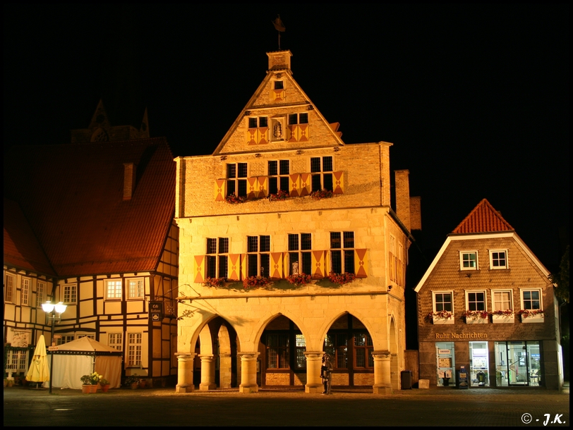 Historisches Rathaus im Abendlicht