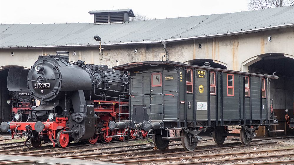 Historisches vor dem Schuppen