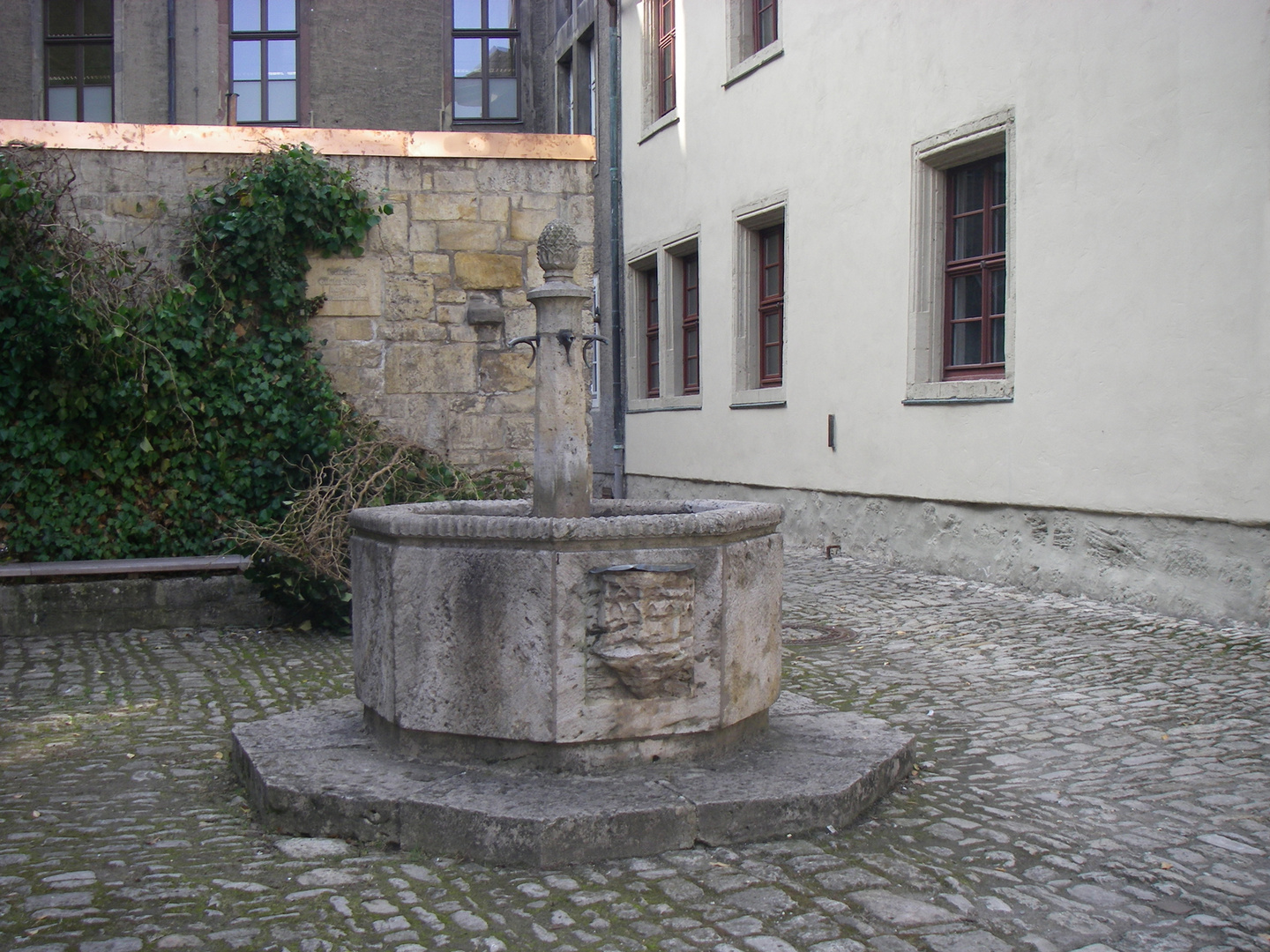 histr. Brunnen