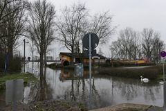 Hitdorfer Biergarten liegt jetzt auf einer Insel