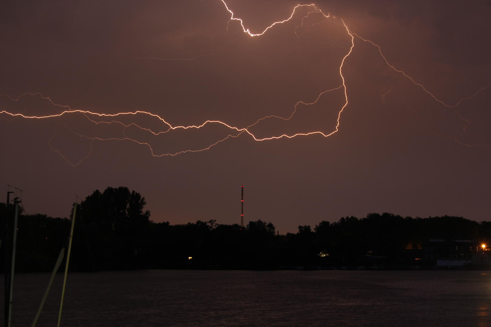 Hitzegewitter über Duisburg