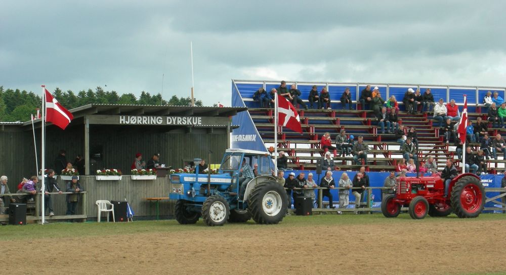 Hjørring/DK; Landwirtschaftsschau;Oldtimershow,Ford und Volvo