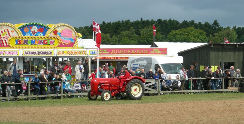 Hjørring/DK;Landwirtschaftsausstellung,Oldtimershow;Porsche Diesel,40 PS;Bj1959.