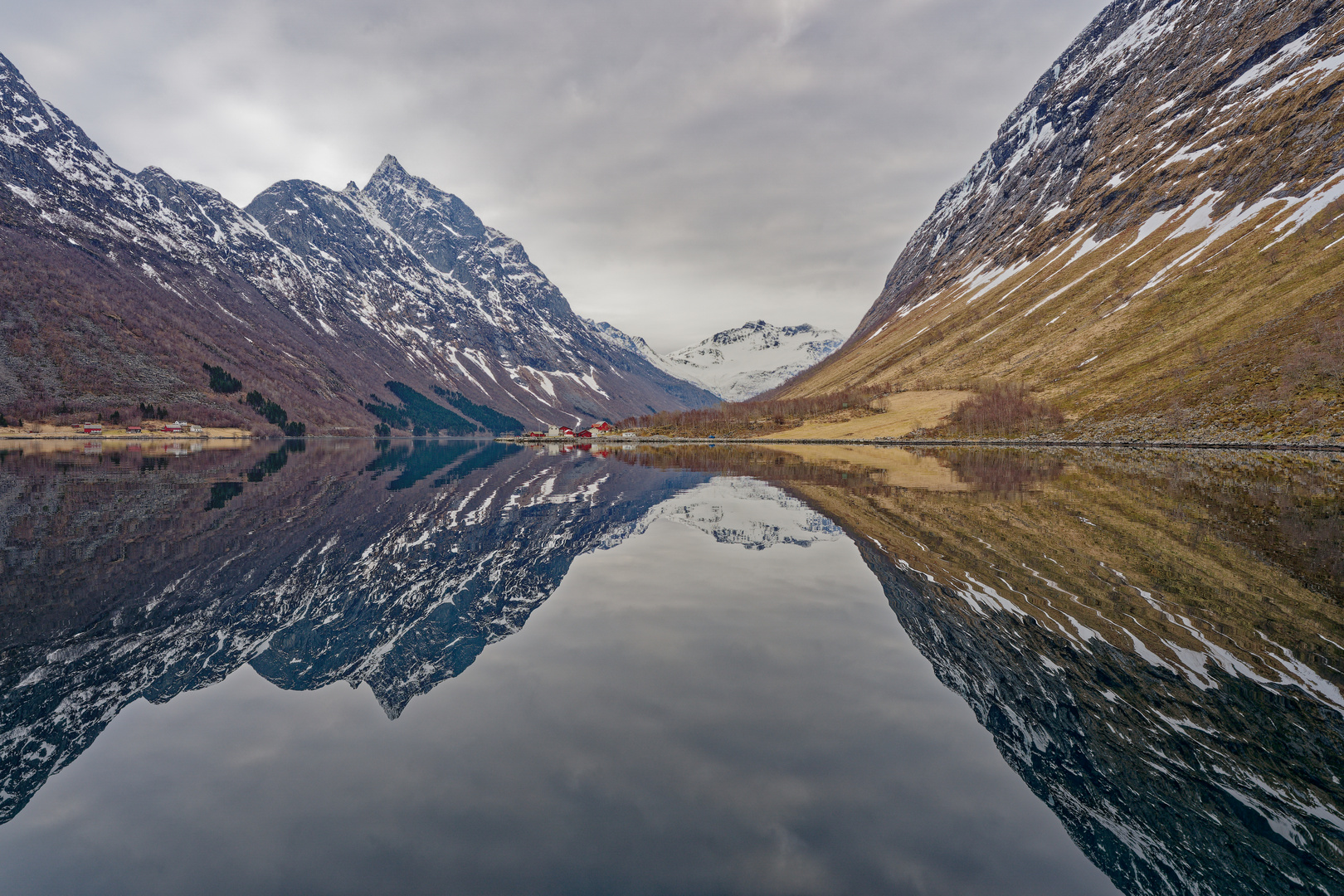 Hjørundfjord