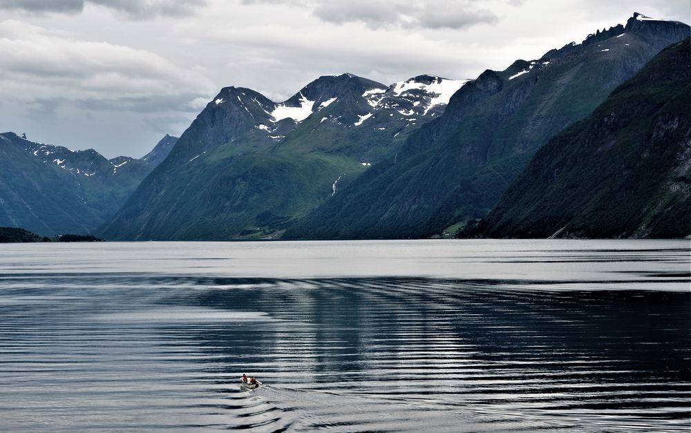 Hjørundfjord 