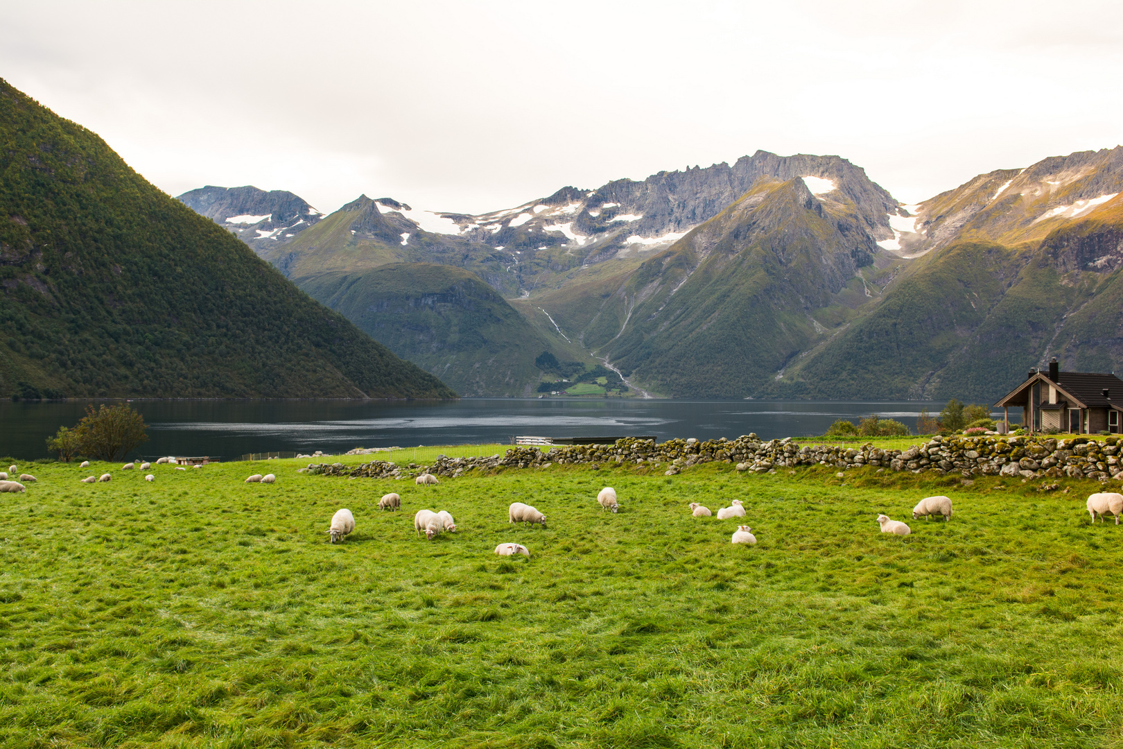 Hjørundfjord