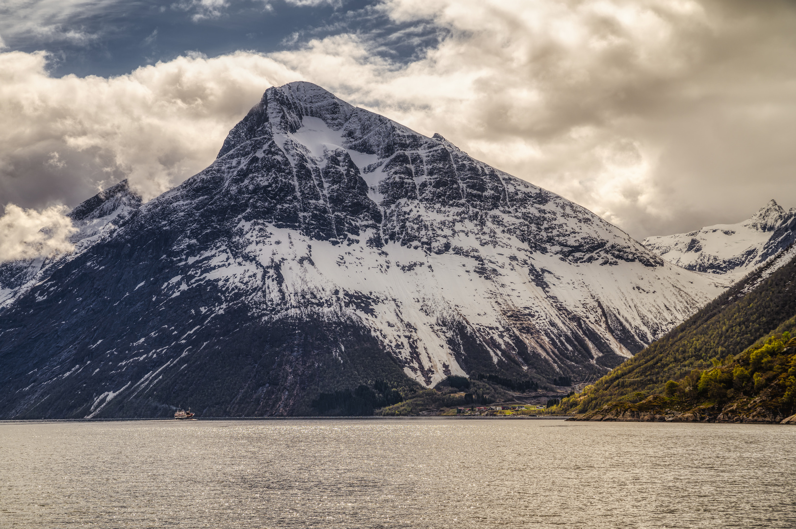 - Hjørundfjorden (Starter) -