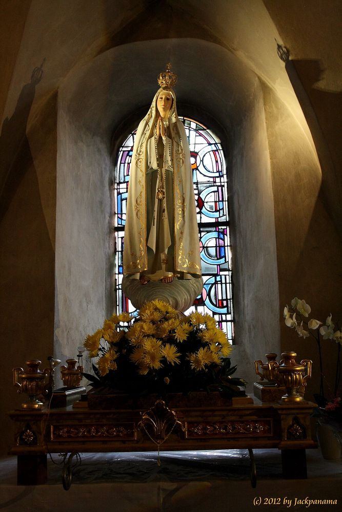 Hl. Mutter Gottes in der Krypta der St. Willibrord Basilika in Echternach / Luxemburg