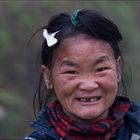 Hmong Frau mit Kamm im Haar