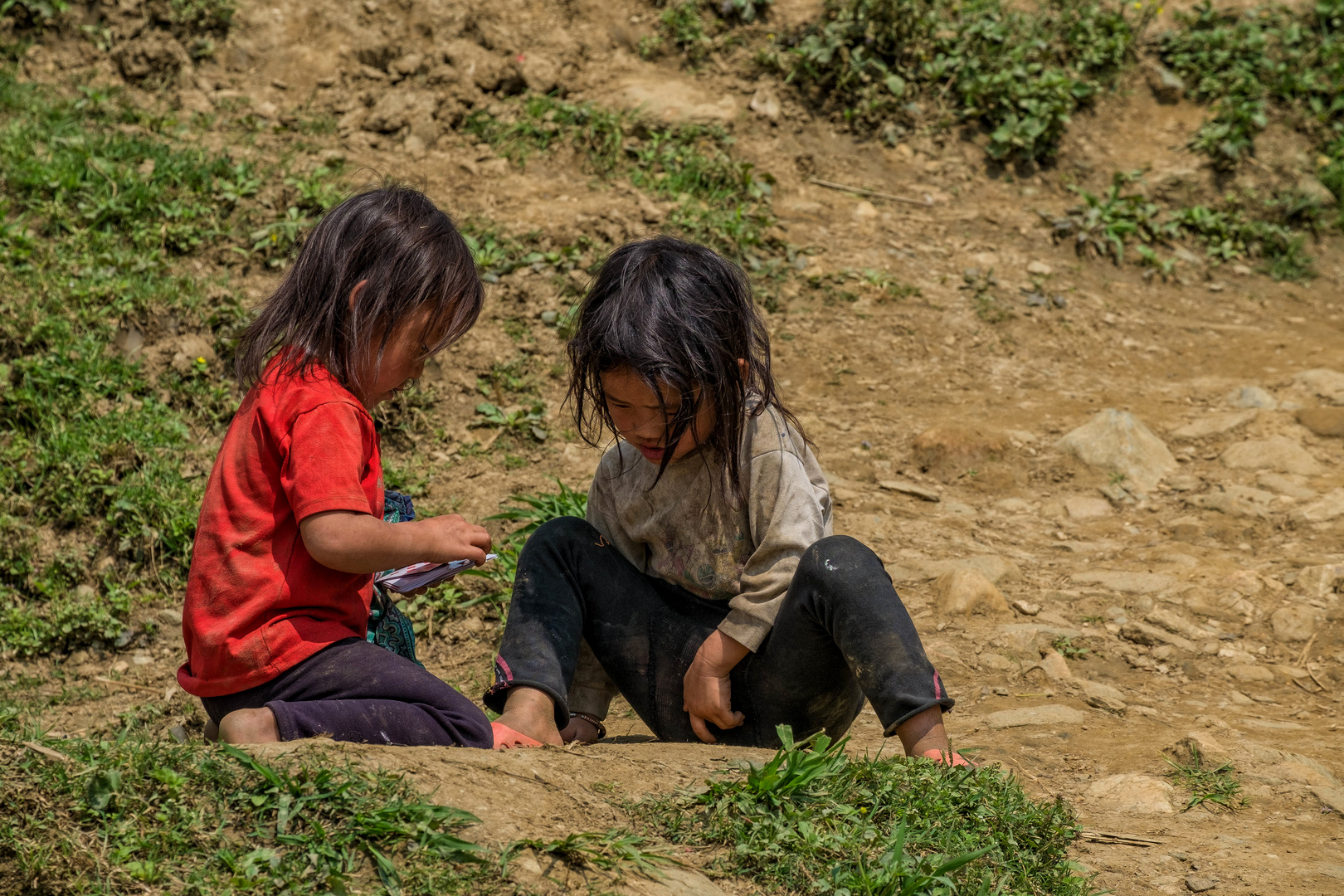 Hmong Kinder beim Zocken