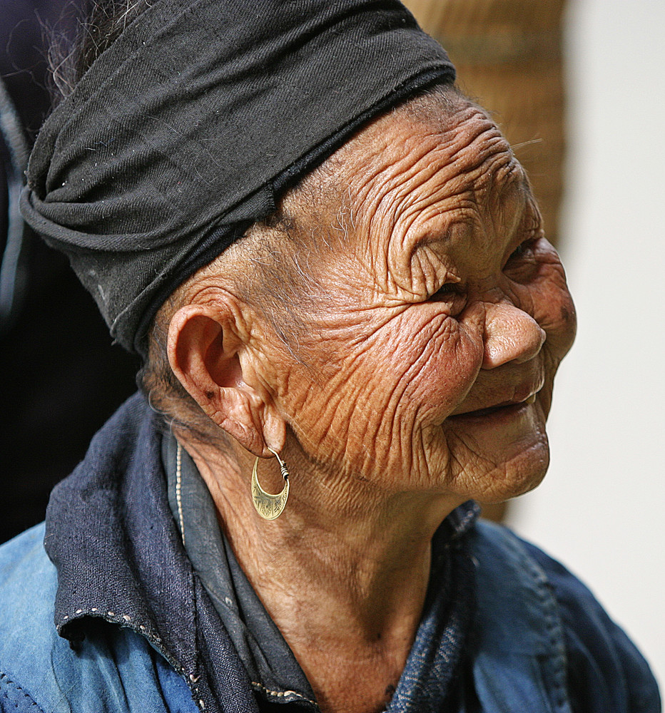 H"mong old woman in sapa Viet Nam