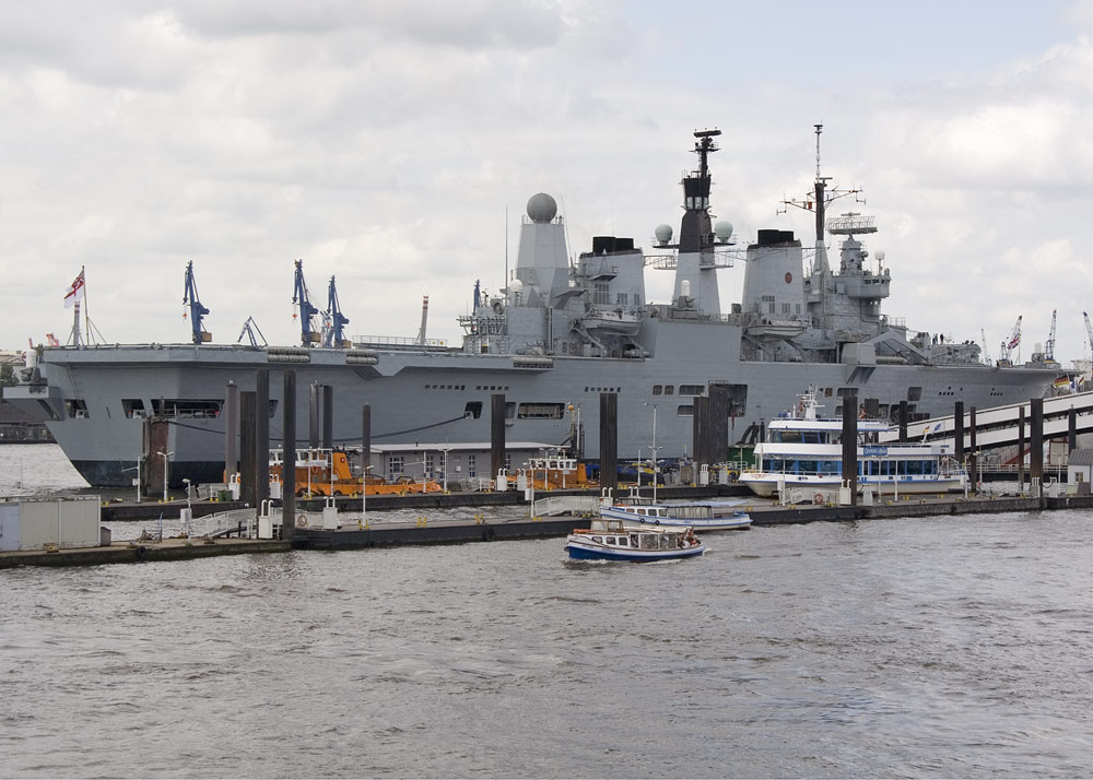 HMS Ark Royal (1)