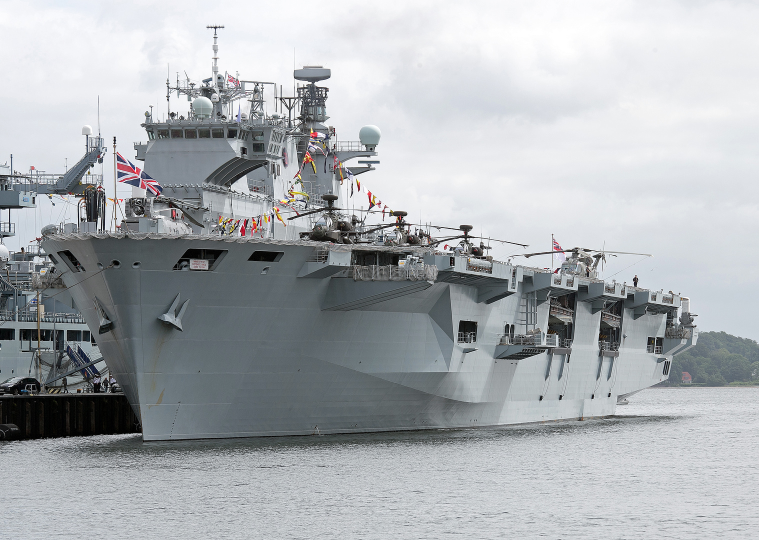 HMS Ocean  (L 12)