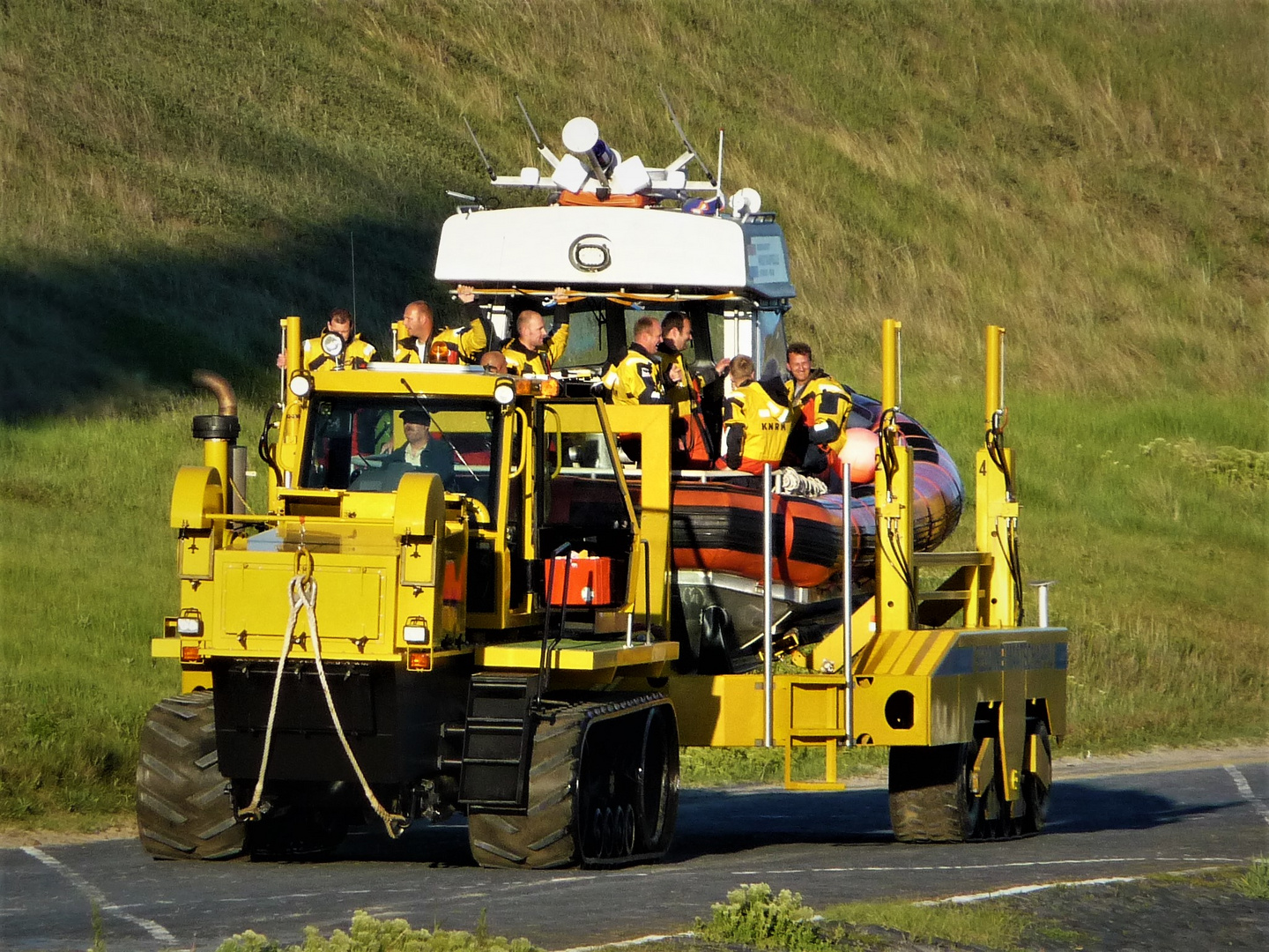 ..  hoch auf dem Gelben Wagen  ..  ..  -