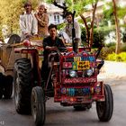 Hoch auf dem gelben Wagen - Islamabad 2012