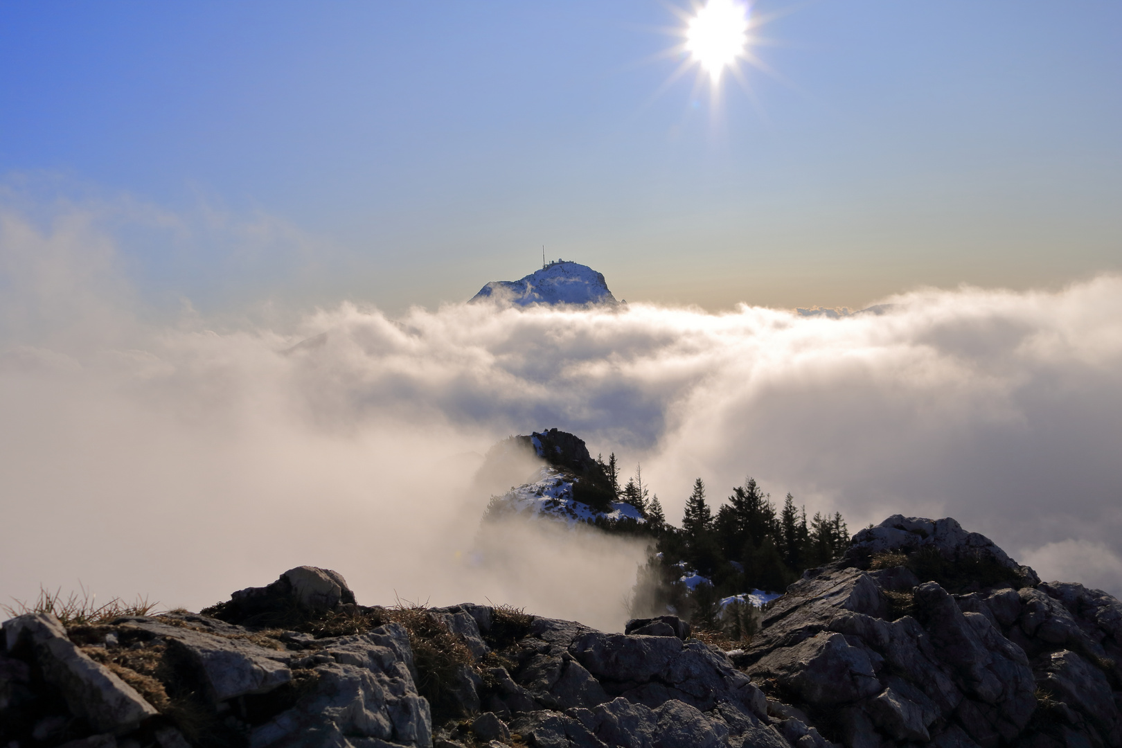 Hoch empor, da spitzt ein Wendelstein hervor!